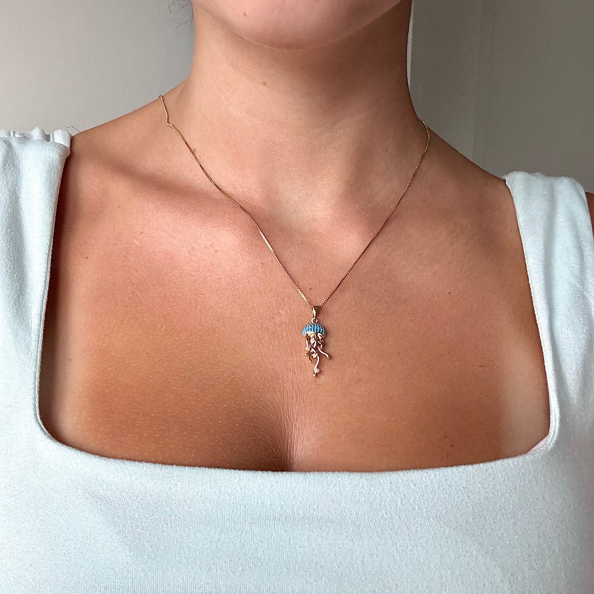 Isla Pendant