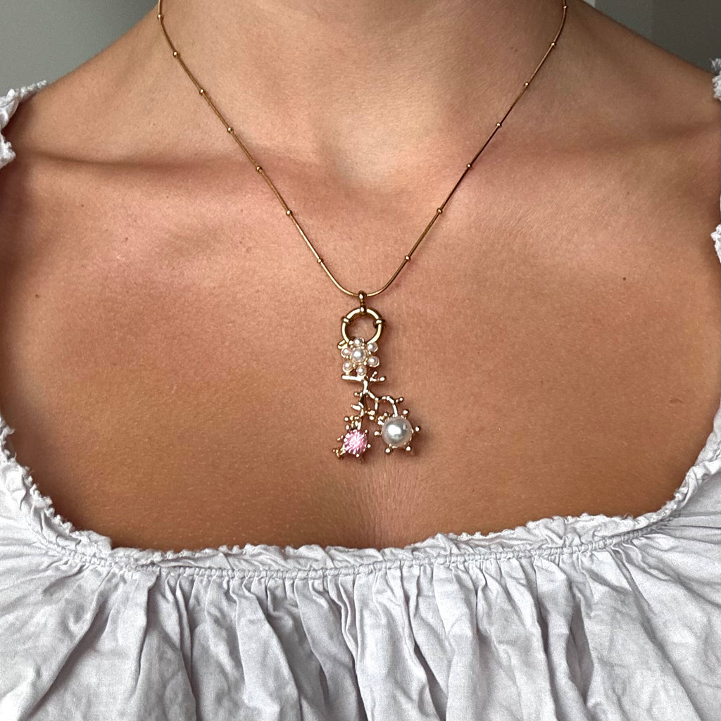 Kaia Statement Pendant